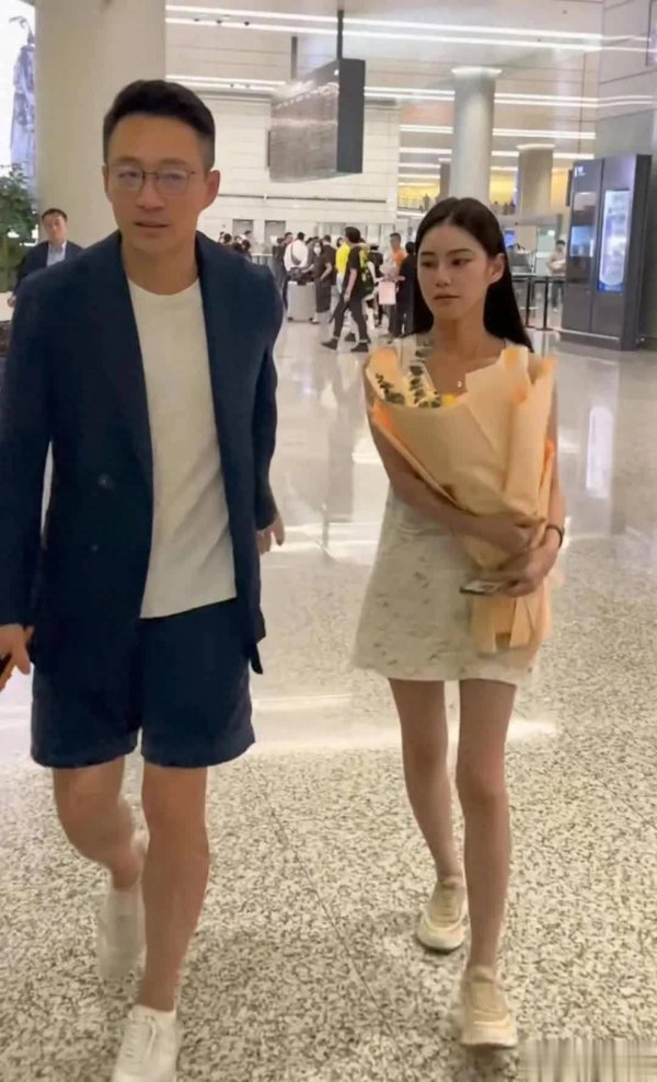 富旺配资 汪小菲携妻日本购物，马筱梅原相机怼脸照皮肤超好